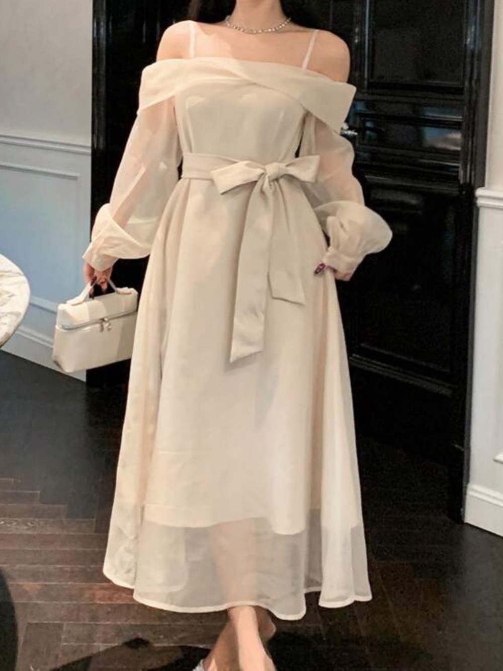Off-Shoulder Chiffon midi Dress